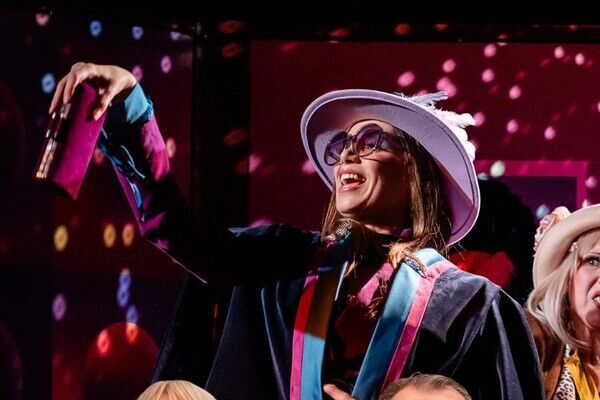 КРЕВЕТ ЗА ЧЕТВОРО